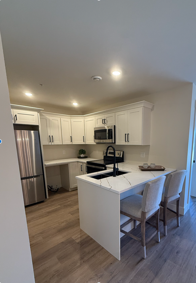 NOW LEASING – Brand New 2 Bed 2 Bath Luxury Suites! - Photo 2