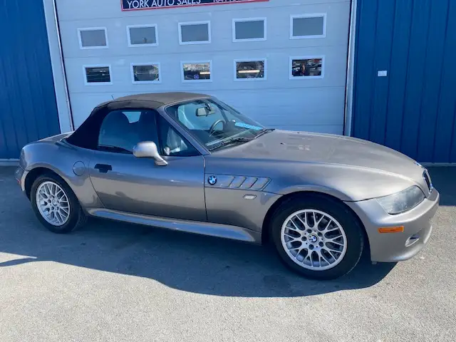 2002 BMW Z3 Series 2.5i - Photo 2
