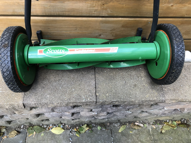 Scott's manual reel push mower Like NEW $50 winter deal - Photo 2