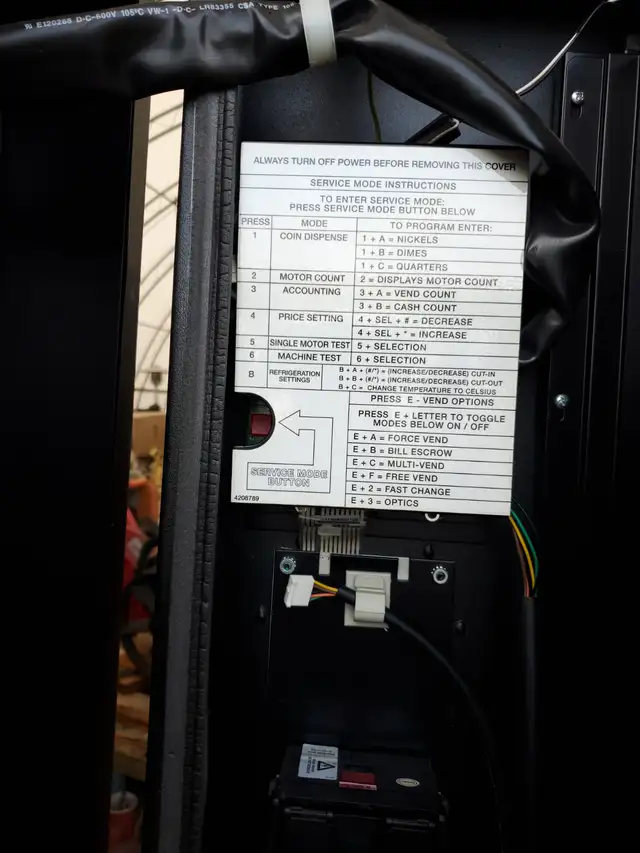 LARGE VENDING MACHINE IN GOOD CONDITION $1,500.00 - Photo 3