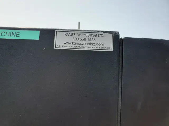 LARGE VENDING MACHINE IN GOOD CONDITION $1,500.00 - Photo 9