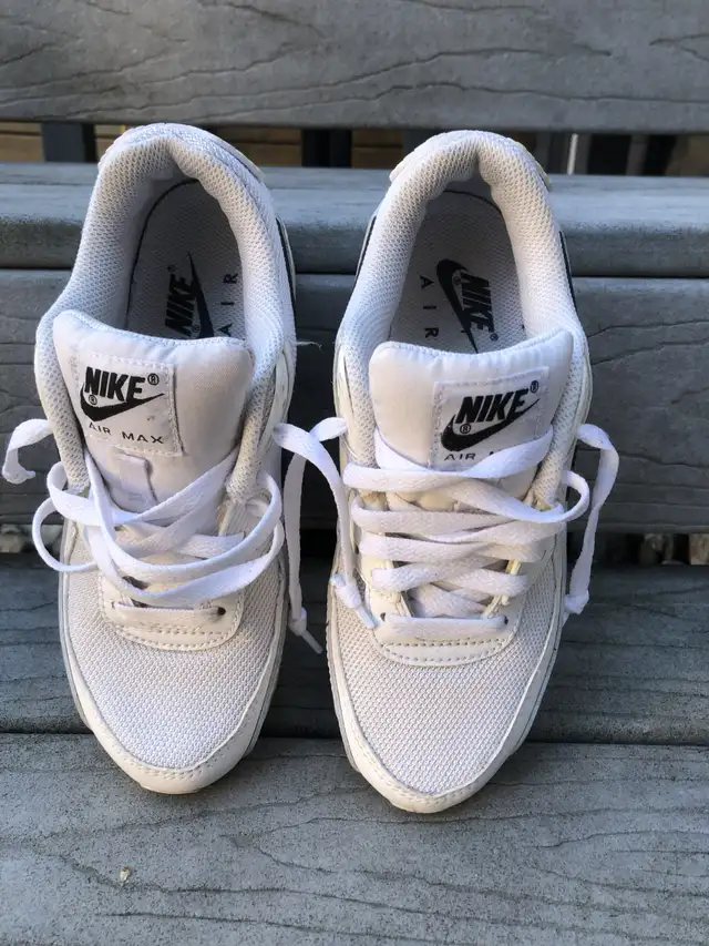 nike air max women's sz 6.5 excellent condition $30 p/u only