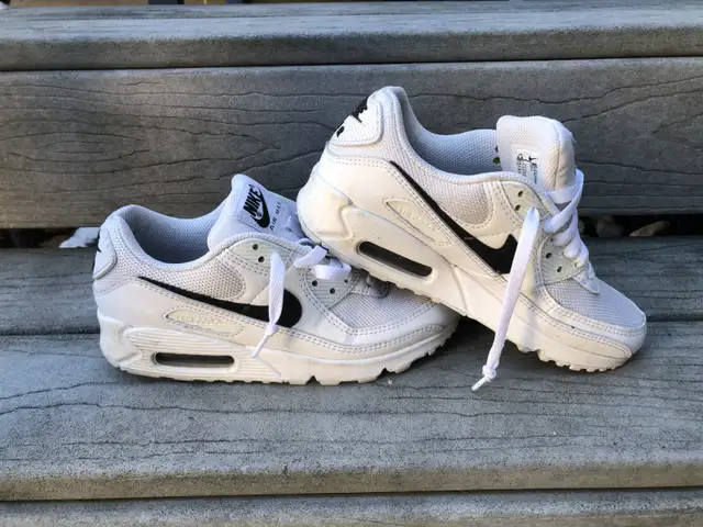 nike air max women's sz 6.5 excellent condition $30 p/u only - Photo 2