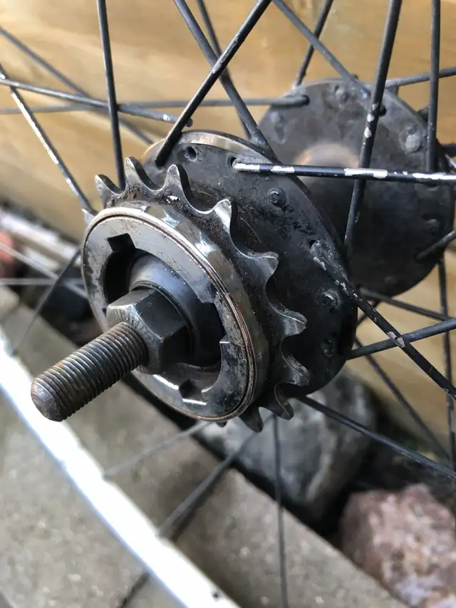 flip flop hub rims fixie 700c rims rear rim hub needs spokes $40 - Photo 4