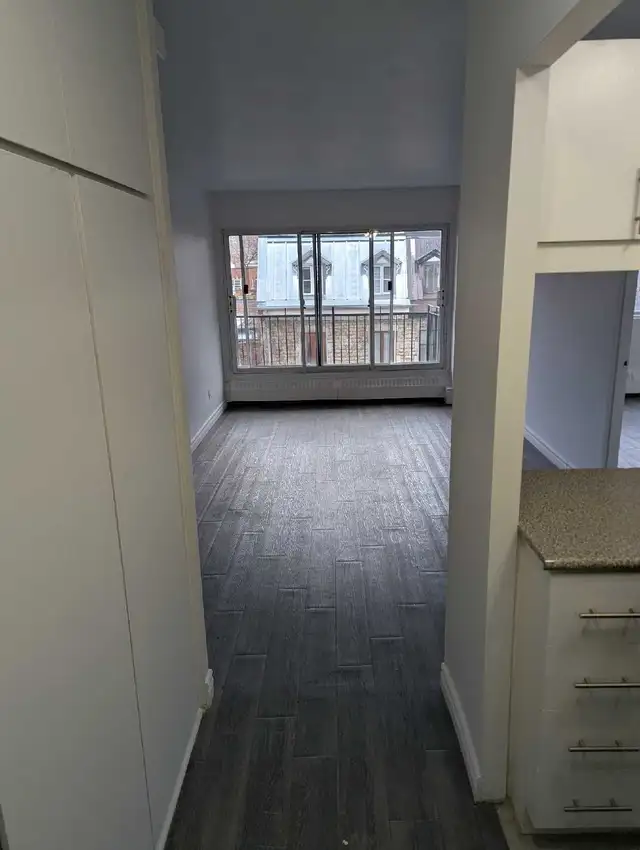 one bedroom for rent - Photo 2