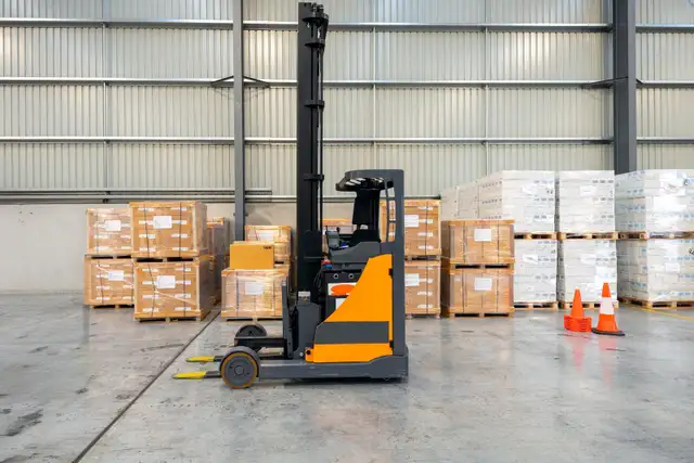 Order Picker Forklift Operator
