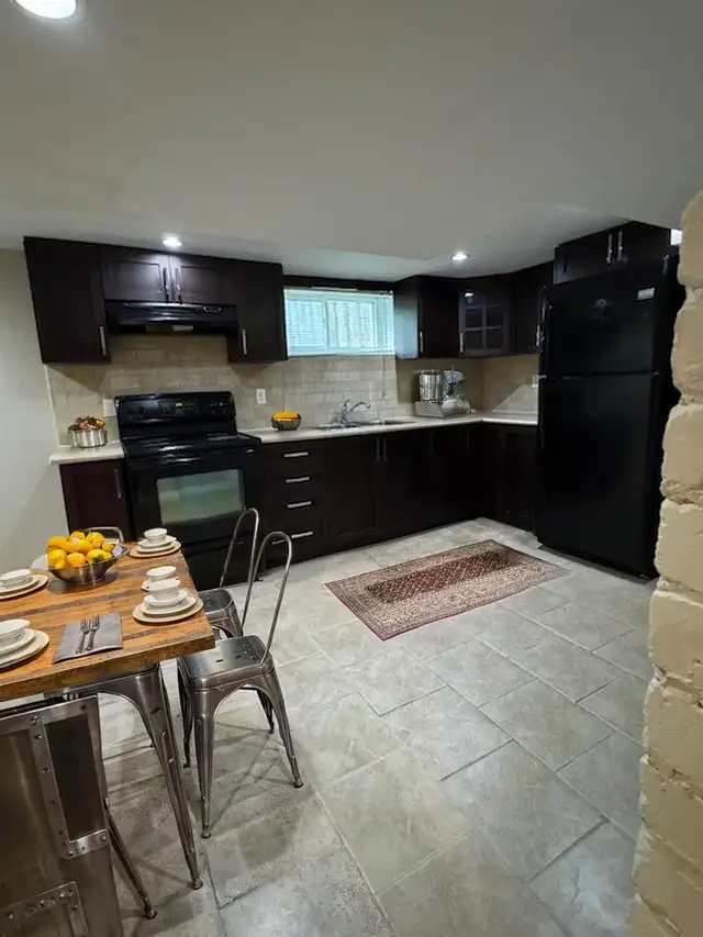 2 BDRM Open Concept Patio Large Yard Garden Nature's Paradise - Photo 2