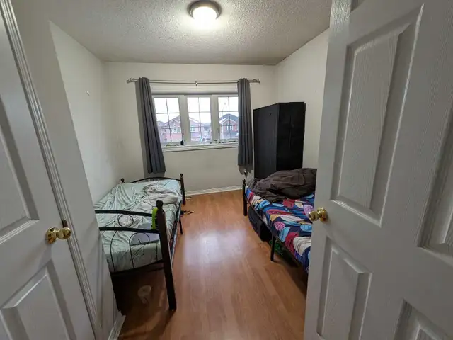 Private room for rent in Mississauga - Photo 2