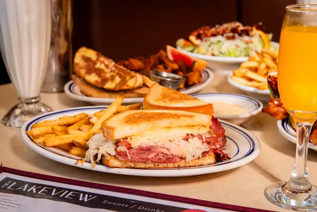 Now Hiring: Late Night Dishwasher