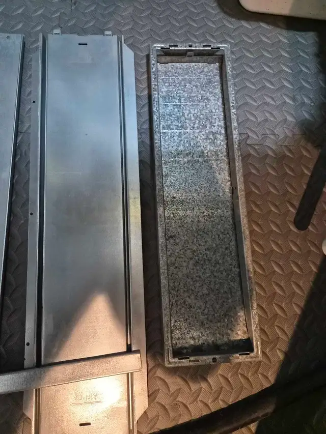 carrier HVAC air cleaner case - Photo 2