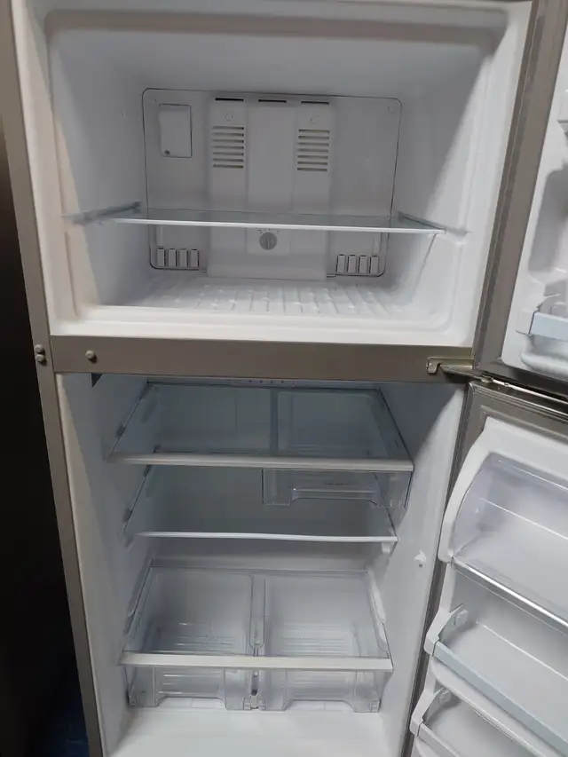 Whirlpool '30' Stainless Steel Top Freezer Bottom Fridge on Sale - Photo 6