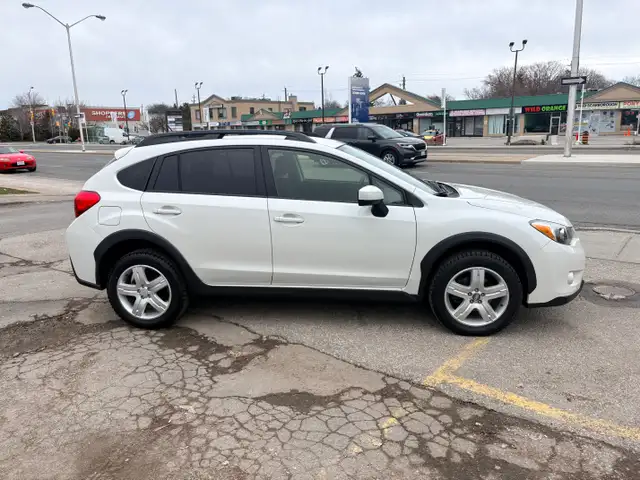 2015 Subaru XV Crosstrek 2.0i w/Touring Pkg AWD - Photo 4