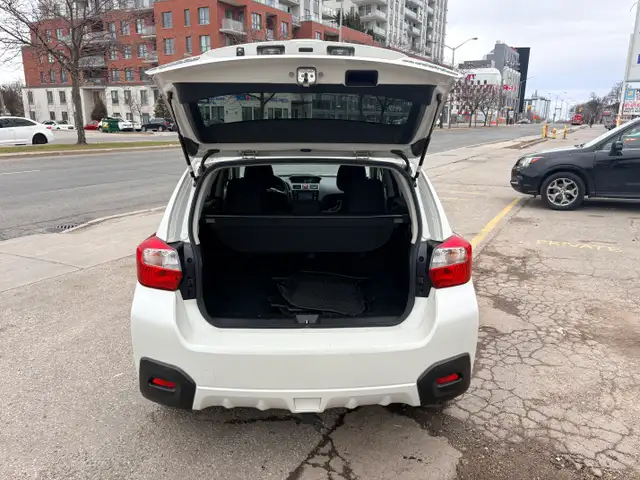 2015 Subaru XV Crosstrek 2.0i w/Touring Pkg AWD - Photo 12