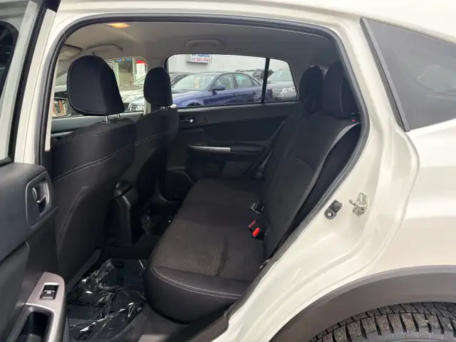 2015 Subaru XV Crosstrek 2.0i w/Touring Pkg AWD - Photo 14