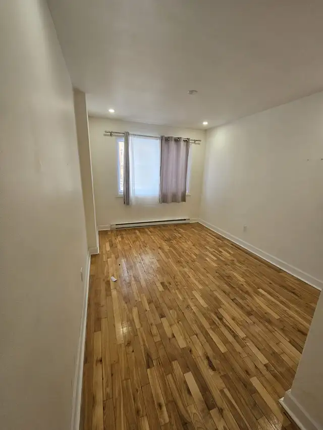 For Rent 3 1/2 apartment - 5 minute walk to Rosemont Metro - Photo 4