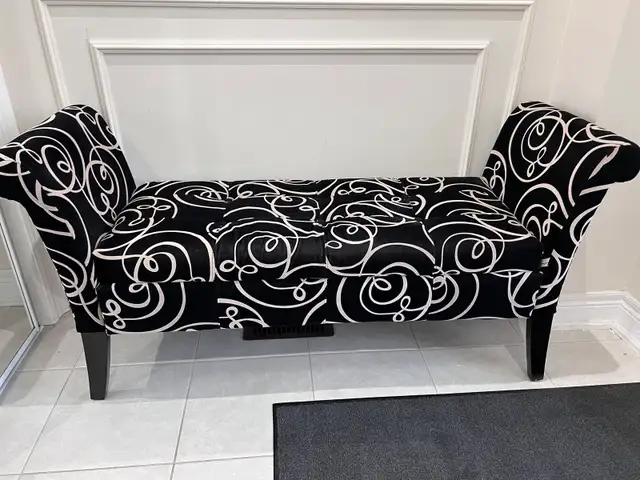 accent ottoman - Photo 2