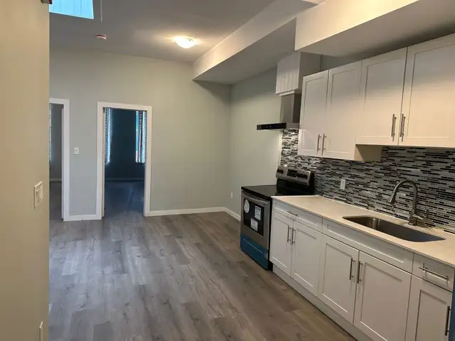 Modern, Spacious 3-Bed, 2-Bath Apartment King and Richmond - Photo 2