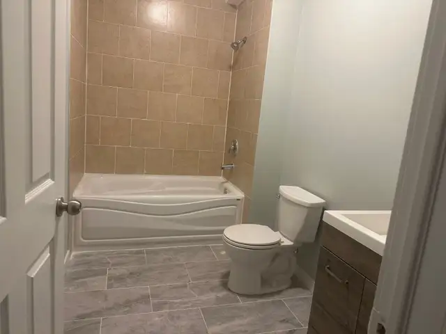 Modern, Spacious 3-Bed, 2-Bath Apartment King and Richmond - Photo 9