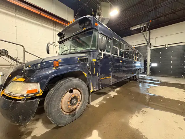 BUS À VENDRE / BUS FOR SALE 4,500$ - Photo 2