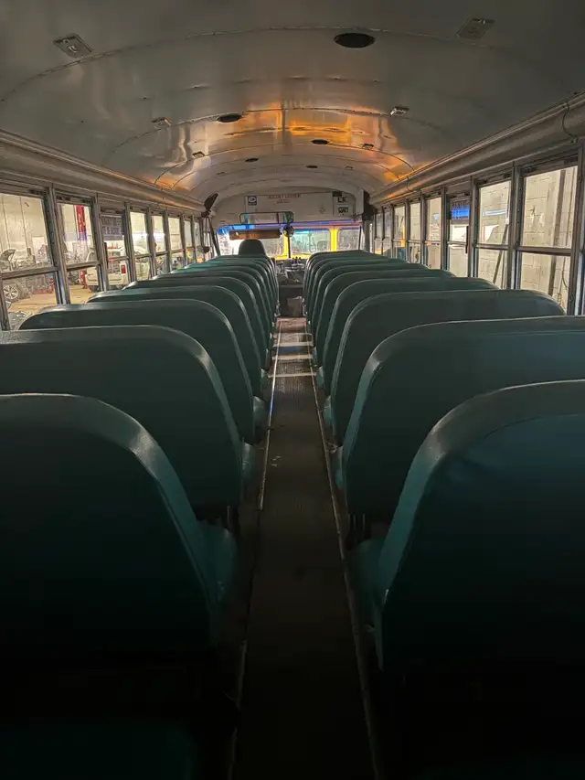 BUS À VENDRE / BUS FOR SALE 4,500$ - Photo 7