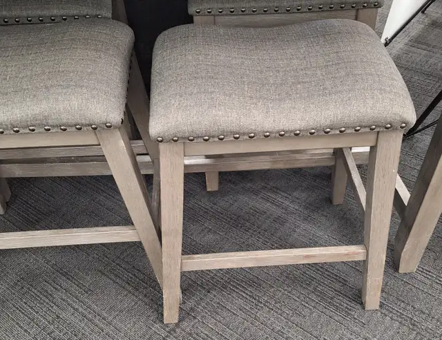 Ashley 5pc Dinette - Photo 3