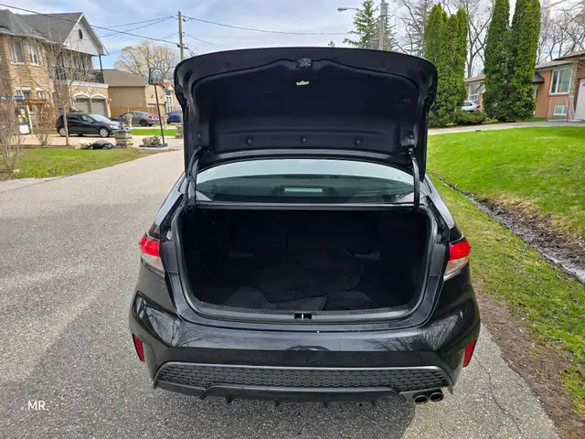 2021 Toyota Corolla SE - Photo 9