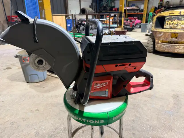 Milwaukee MX FUEL Cut-Off Saw Kit (Saw,4 Batteries,Charger) - Photo 2