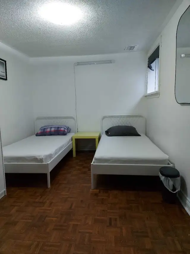 SHARE ROOM AT MARKHAM AND FINCH