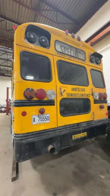 BUS FOR SALE / BUS À VENDRE 2,000$ - Photo 5