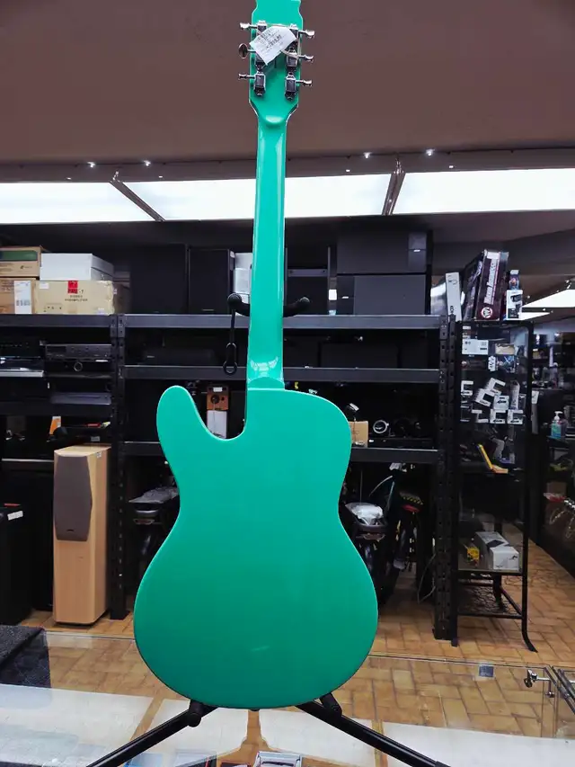 Space cadet 6 cordes   case - Photo 2