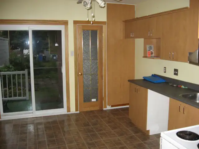 BEAU 4 1/2 RDC PLUS SOUS-SOL LOFT - VERDUN-OUEST ( rue Rolland )