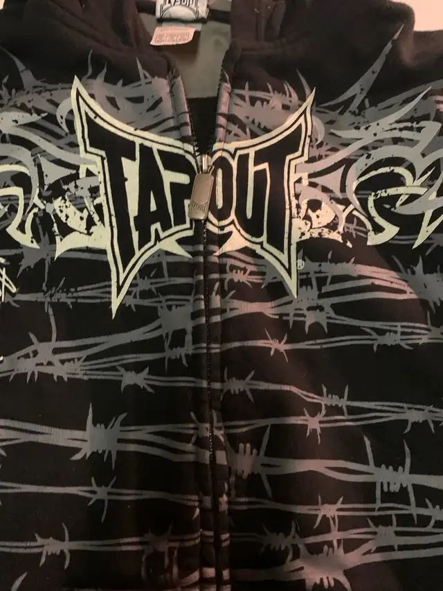 Tapout Hoodie. Worn a couple of times XLG