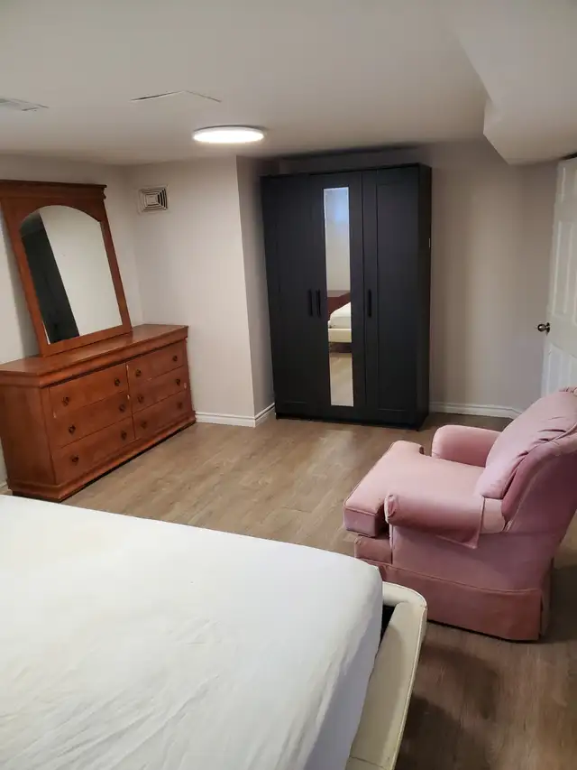 Fisher Heights Single House rooms $800, 850/month available now - Photo 8