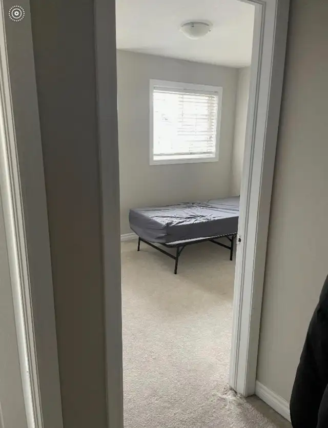 Medici Lane Room Rental - Photo 3