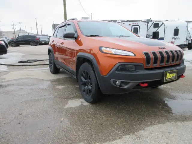 2015 Jeep Cherokee Trailhawk Leather Interior 4WD Rear Wiper - Photo 3