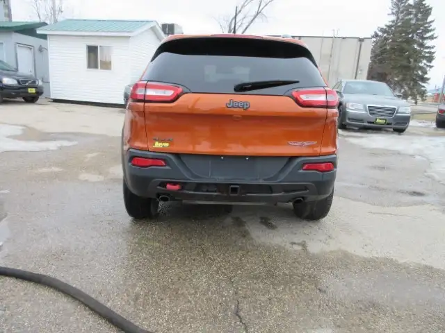 2015 Jeep Cherokee Trailhawk Leather Interior 4WD Rear Wiper - Photo 6