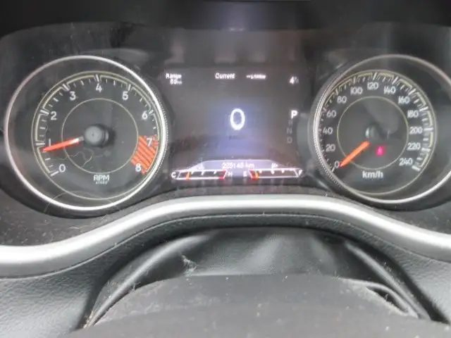 2015 Jeep Cherokee Trailhawk Leather Interior 4WD Rear Wiper - Photo 18