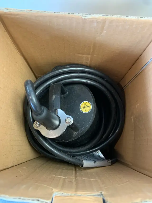 1/6HP Submersible Utility Pump - Photo 6