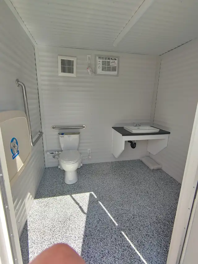 The Super Bowl Container Washroom | 20’ & 40’ | Luxury Units
