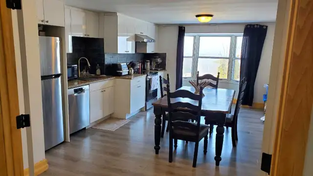 Upper Level of House for Rent - 2 Bed 2 Bath