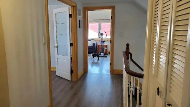 Upper Level of House for Rent - 2 Bed 2 Bath - Photo 4