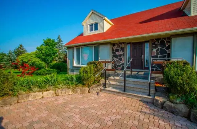 Upper Level of House for Rent - 2 Bed 2 Bath - Photo 8