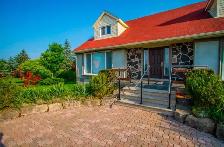 Upper Level of House for Rent - 2 Bed 2 Bath - Photo 8