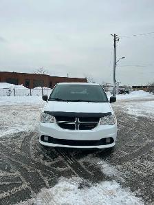 2016 Dodge Grand Caravan SXT, STOW & GO,DVD PKG,NO ACCIDENTS - Photo 3