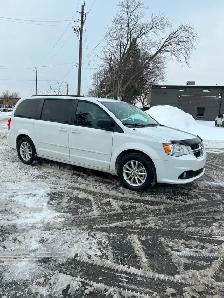 2016 Dodge Grand Caravan SXT, STOW & GO,DVD PKG,NO ACCIDENTS - Photo 4