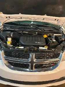 2016 Dodge Grand Caravan SXT, STOW & GO,DVD PKG,NO ACCIDENTS - Photo 11