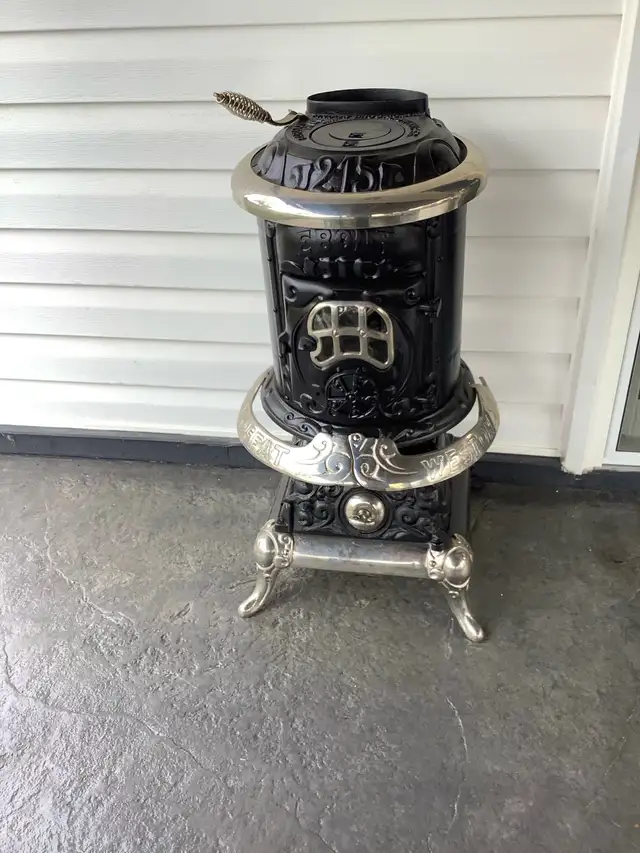 Antique Cast Iron Wood Stove - Photo 2