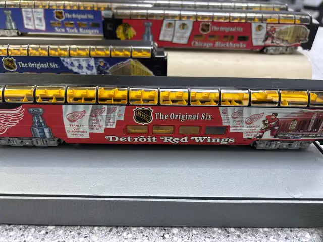 Bradford / Hawthorne Original Six NHL Train Set - Photo 3