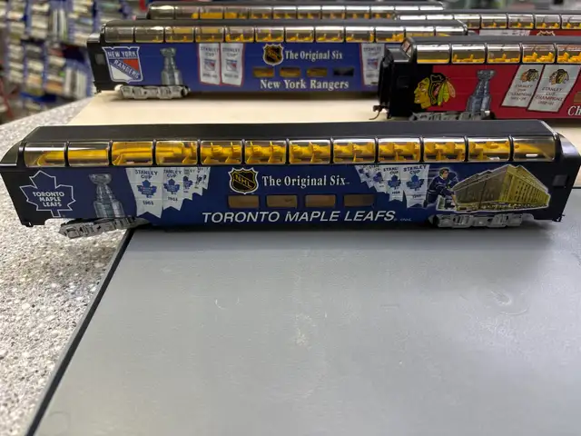 Bradford / Hawthorne Original Six NHL Train Set - Photo 4