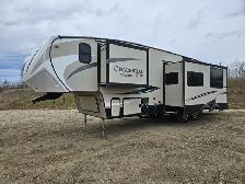2017 Coachman 29 BHS 29 Ft T/A Fifth Wheel Chaparral Lite